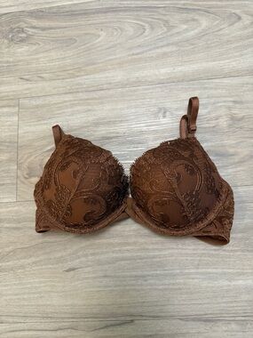 Victoria’s Secret Lace Push-Up Bra in Chocolate Brown (never worn)
